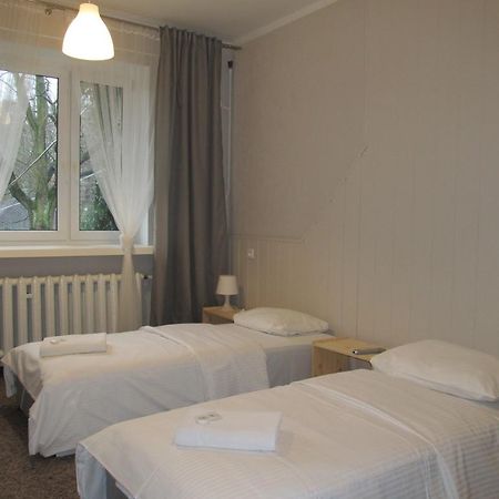 Hotel Pod Debem Ζιελόνα Γκόρα Εξωτερικό φωτογραφία