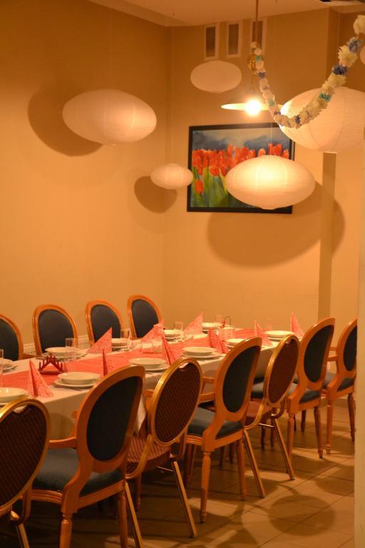 Hotel Pod Debem Ζιελόνα Γκόρα Εξωτερικό φωτογραφία