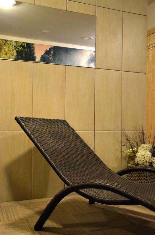 Hotel Pod Debem Ζιελόνα Γκόρα Εξωτερικό φωτογραφία