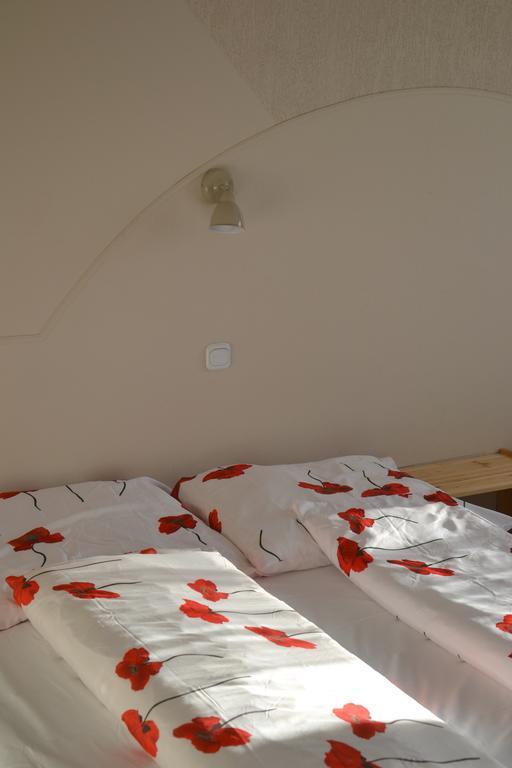 Hotel Pod Debem Ζιελόνα Γκόρα Εξωτερικό φωτογραφία