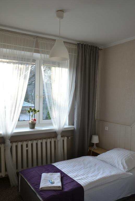 Hotel Pod Debem Ζιελόνα Γκόρα Εξωτερικό φωτογραφία