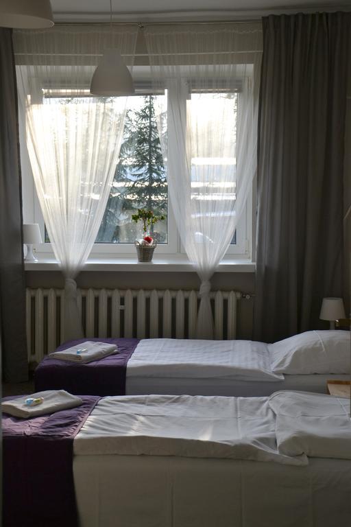 Hotel Pod Debem Ζιελόνα Γκόρα Εξωτερικό φωτογραφία